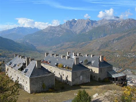  Fort Vauban w Briançon: Zdumiewający przykład fortyfikacji górskiej!